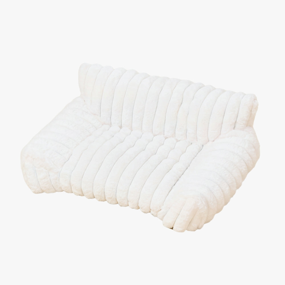 canape-pour-chien-blanc-moelleux-vide