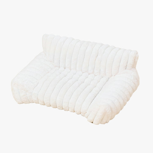 canape-pour-chien-blanc-moelleux-vide