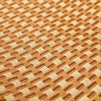 canape-pour-petit-chien-tresse-en-rotin-matiere