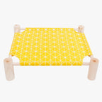 lit-de-camp-pour-petit-chien-en-bois-jaune-bide