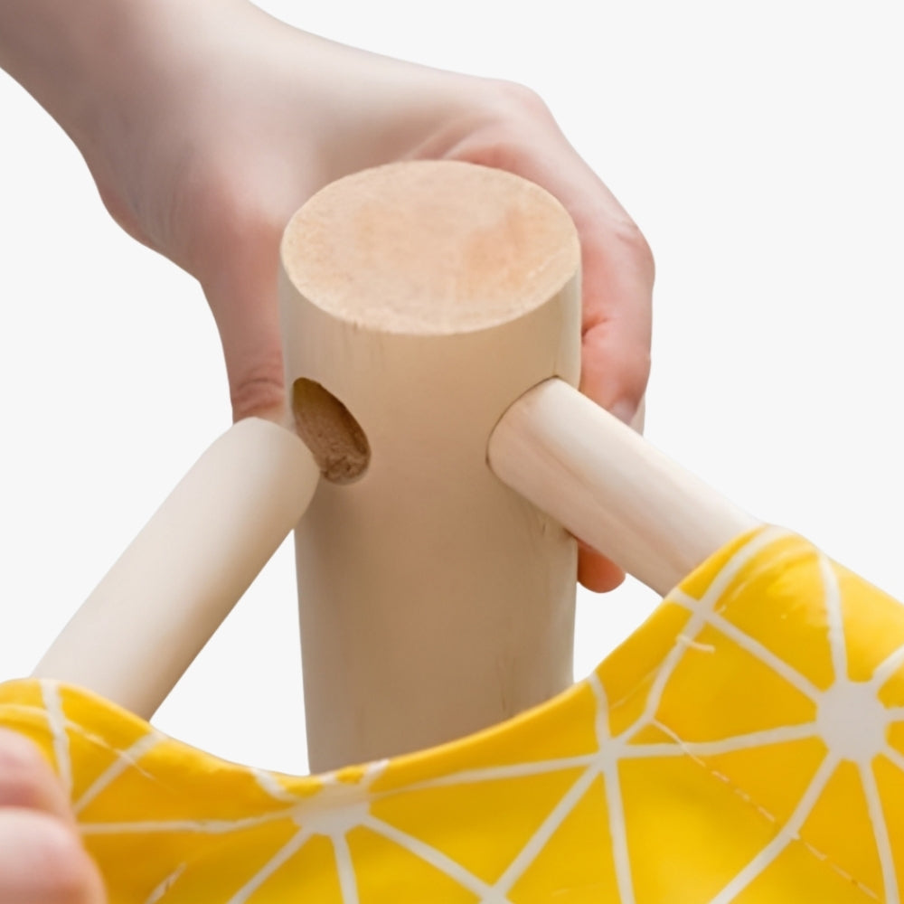 lit-de-camp-pour-petit-chien-en-bois-jaune-demonte