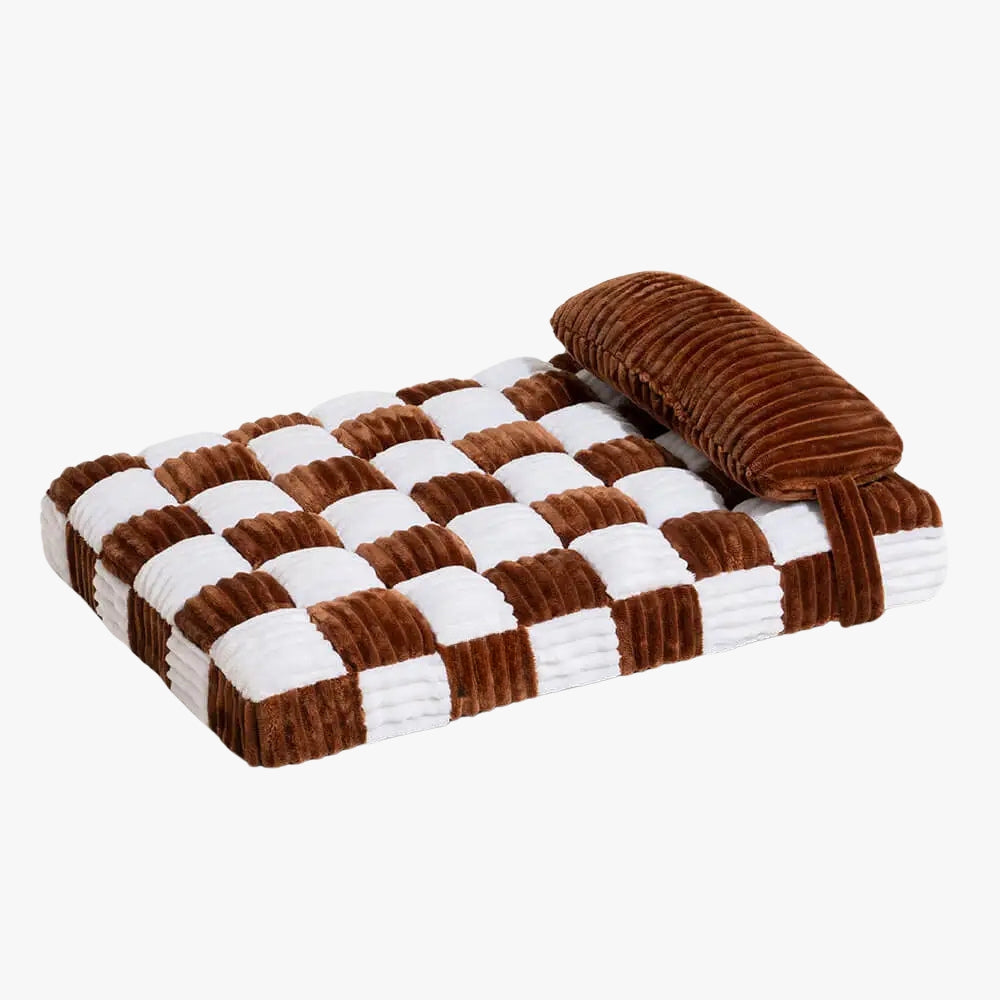 matelas-pour-chien-a-carreaux-marrons-blancs-vide