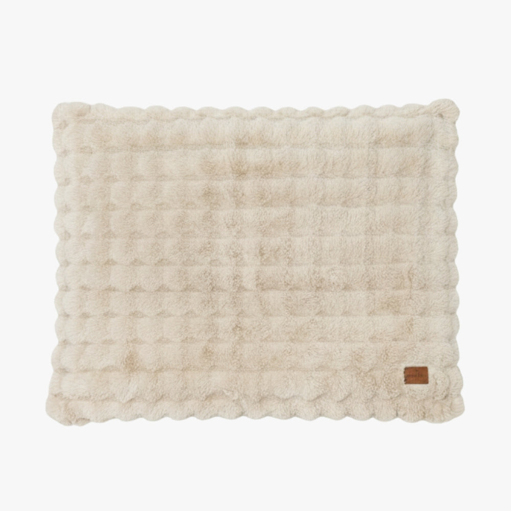 matelas-pour-chien-beige-fourrure-dessus