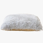 niche-en-fourrure-pour-chien-grise-coussin