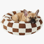 panier-donut-pour-chien-a-carreaux-marron