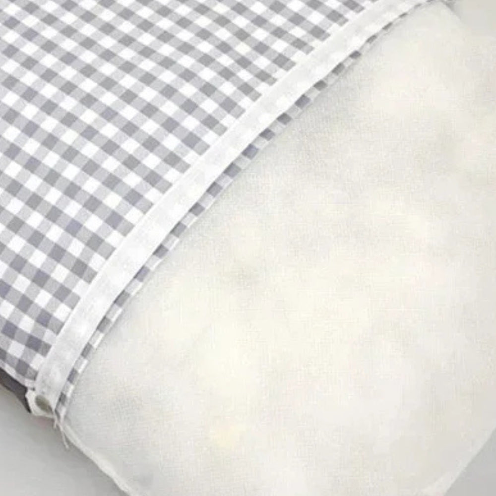 panier-pour-chien-couvert-gris-closeup