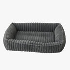 panier-pour-chien-en-velours-gris-vide