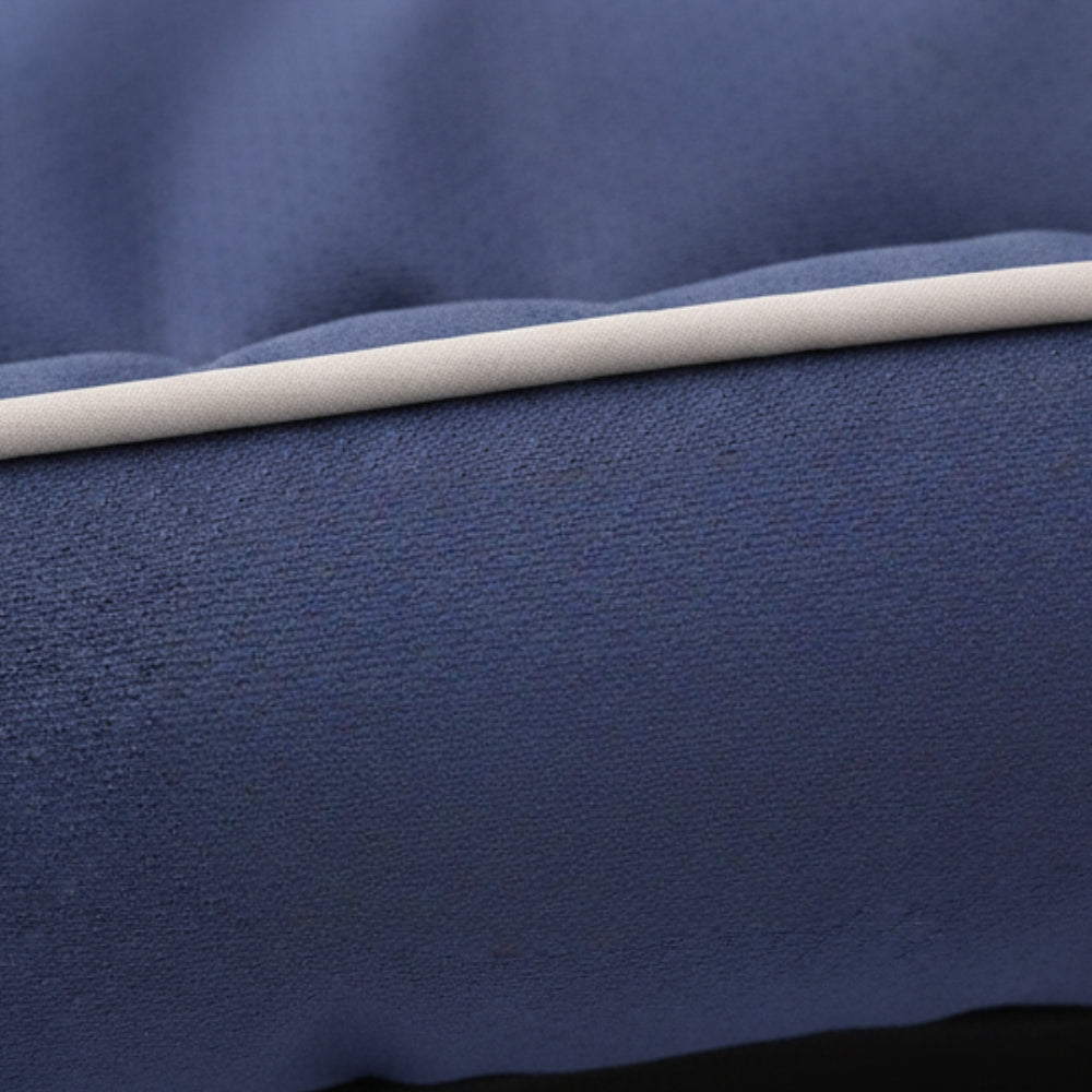 panier-pour-chien-rectangulaire-bleu-closeup