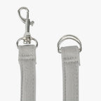 sac-banane-pour-chien-gris-attaches