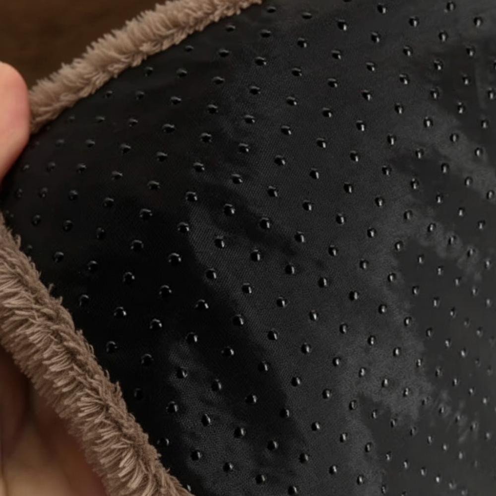 tapis-de-couchage-pour-chien-marron-antiderapant