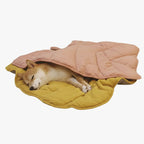 tapis-feuille-pour-chien-jaune-terracotta