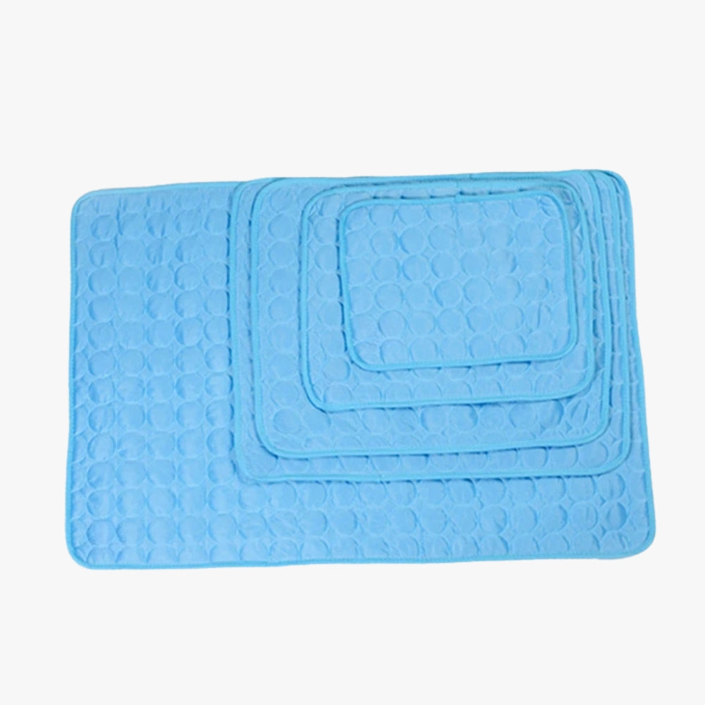 tapis-rafraichissant-pour-chien-bleu-clair-tailles